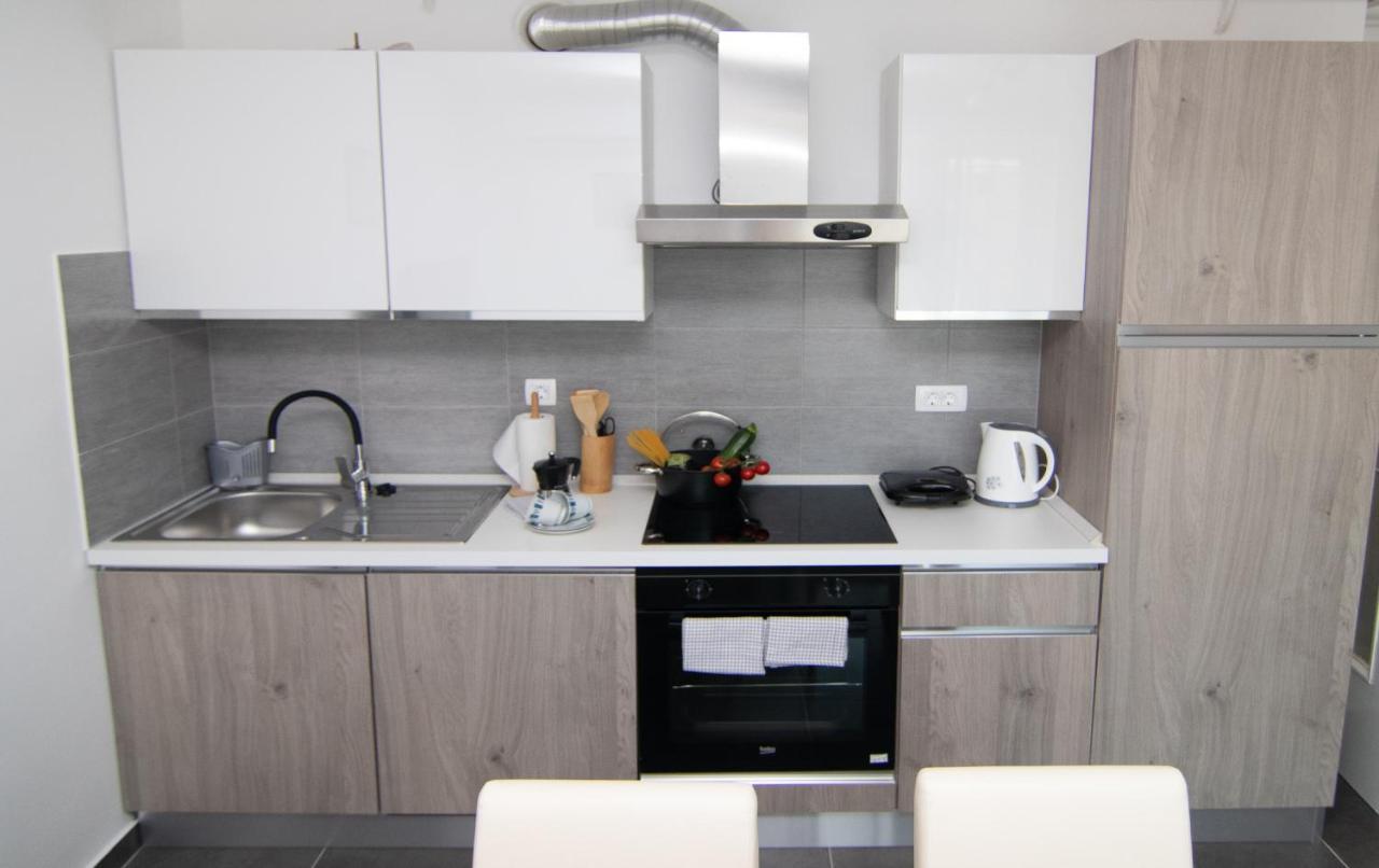 Valkane Beach Studio Apartment Pula Exterior photo