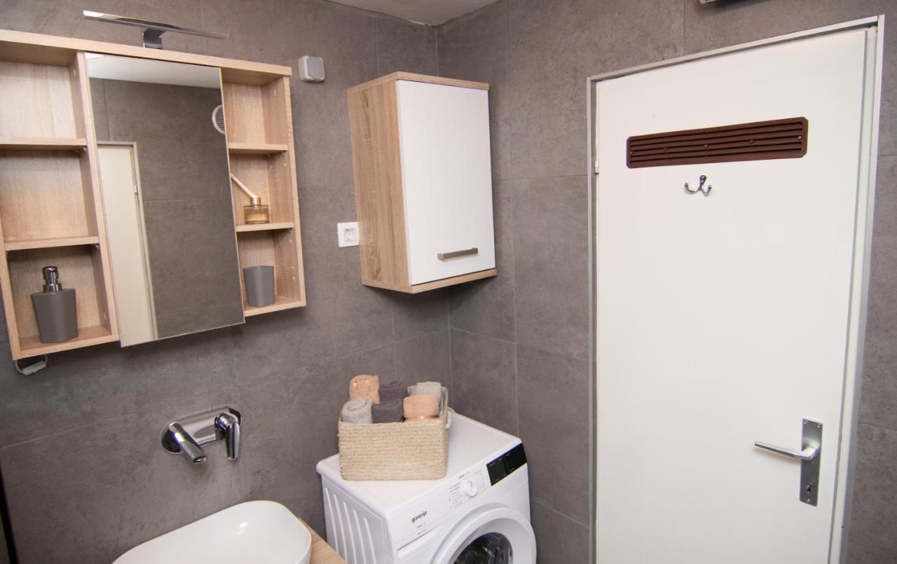 Valkane Beach Studio Apartment Pula Exterior photo