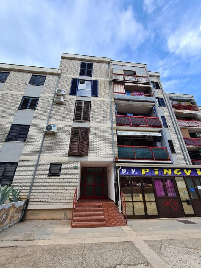 Valkane Beach Studio Apartment Pula Exterior photo