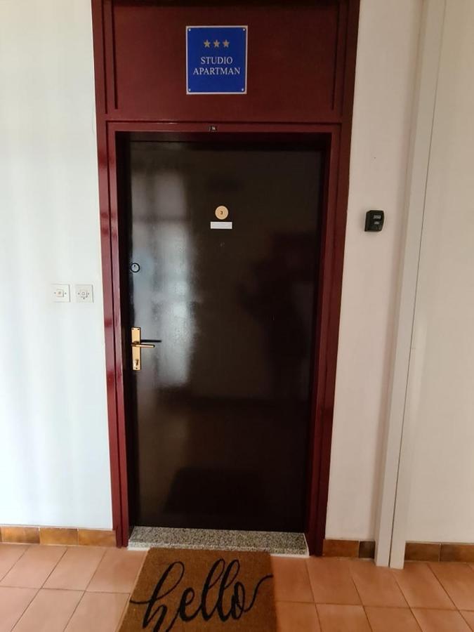 Valkane Beach Studio Apartment Pula Exterior photo